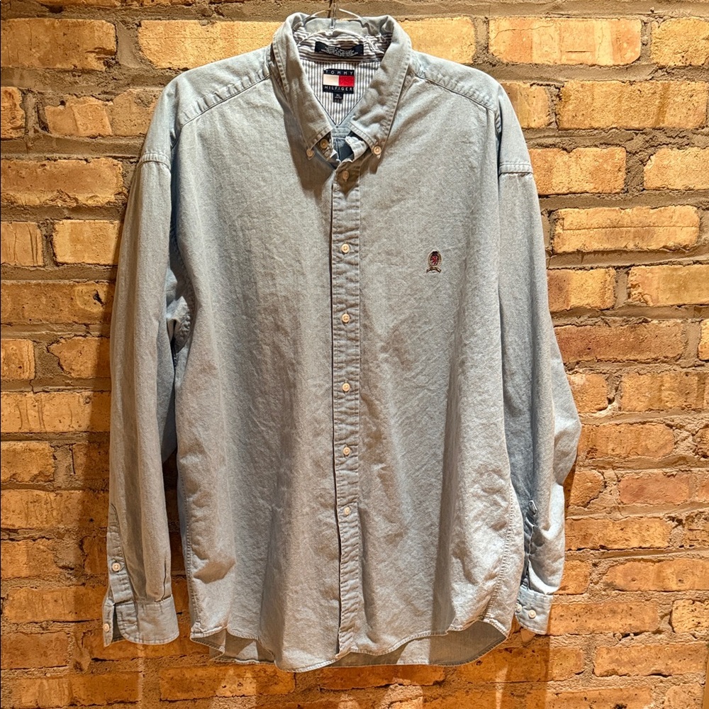 Tommy Hilfiger men’s extra large long sleeve Chambray blue shirt